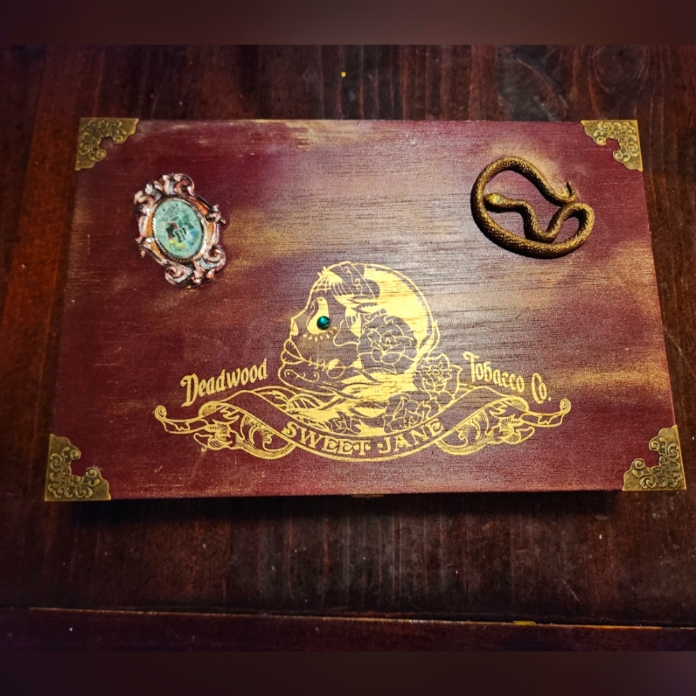 Harry potter keep-sake box. Cigar box. Slytherin. Hand crafted